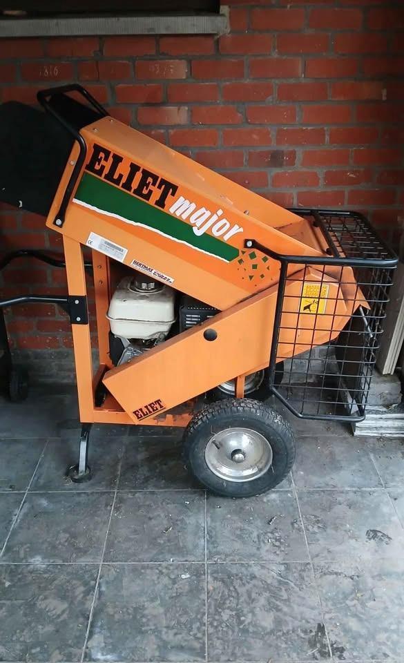 Hakselaar TE HUUR!!!, Tuin en Terras, Hakselaars, Zo goed als nieuw, Benzine, Ophalen of Verzenden