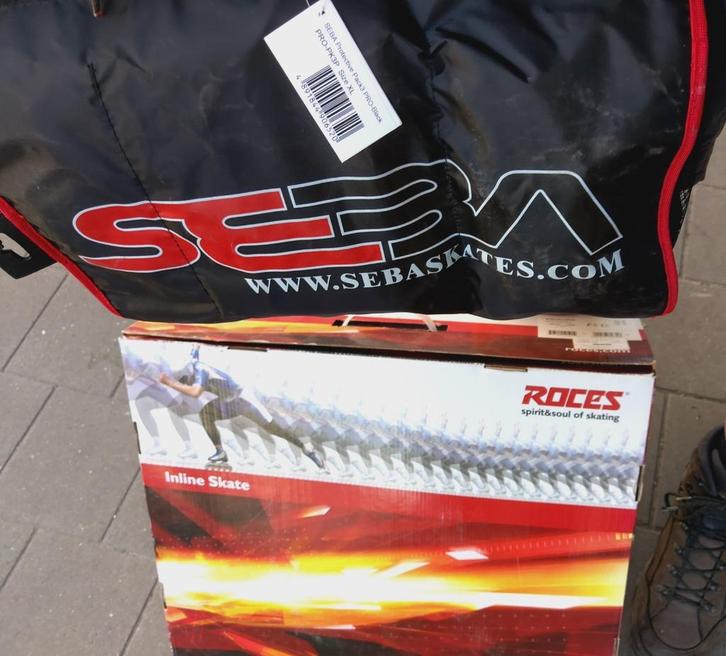 Skeelers & Bescherming - Compleet Pakket!, Sport en Fitness, Skeelers, Zo goed als nieuw, Inline skates 4 wielen, Roces, Dames