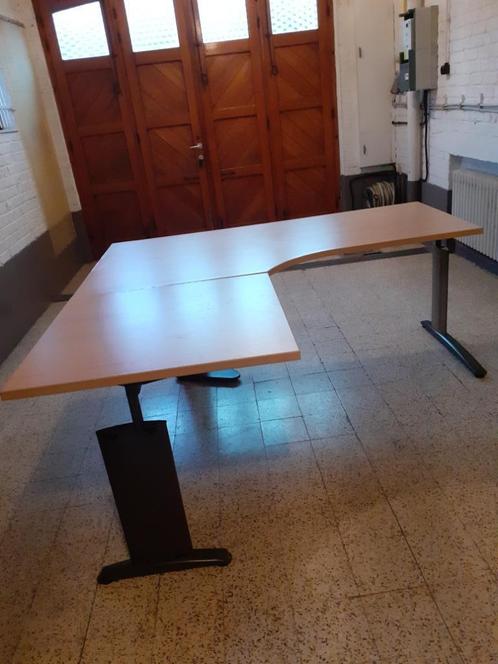 bureau groot 1.80 X 1.00 m in L vorm, Huis en Inrichting, Bureaus, Gebruikt, Bureau, Ophalen
