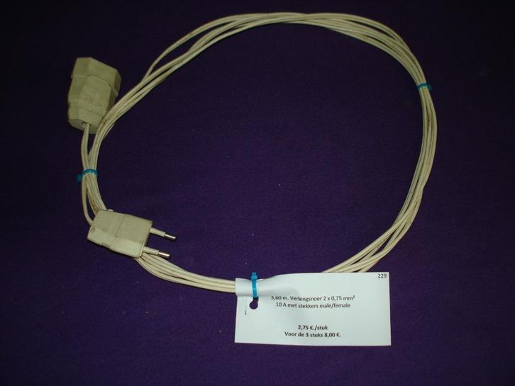 3 x 3,60 m verlengsnoer 2 x 0,75 mm² met stekker male-female, Doe-het-zelf en Bouw, Elektriciteit en Kabels, Gebruikt, Kabel of Snoer