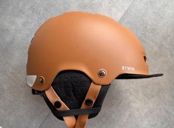 Mooie Fietshelm M 55-59cm beschikbaar voor biedingen