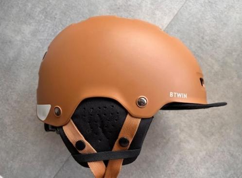 Mooie Fietshelm M 55-59cm, Fietsen en Brommers, Fietsaccessoires | Fietshelmen, Zo goed als nieuw, Heer of Dame, M, Ophalen of Verzenden