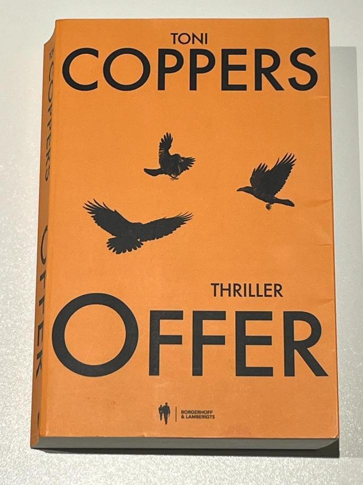 Toni Coppers - Het Offer, Boeken, Thrillers, Gelezen, België, Ophalen of Verzenden