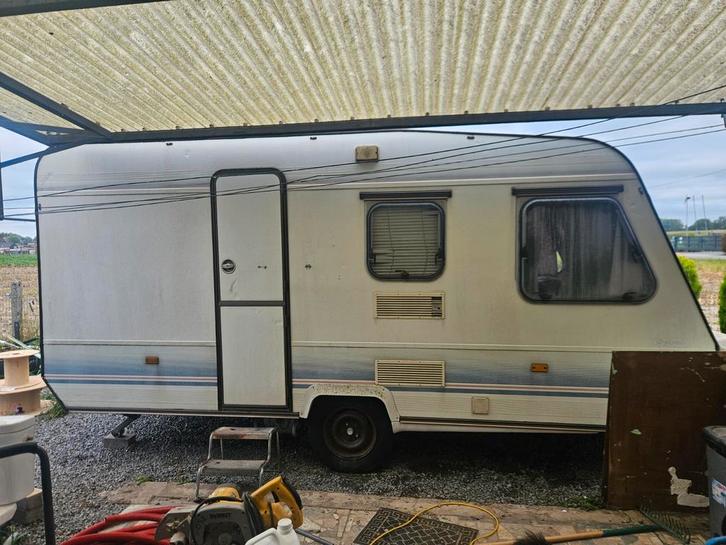 Adria optima 5persoons caravan incl papieren, Caravans en Kamperen, Caravans, Particulier, tot en met 5, Adria, Koelkast, Openslaande ramen