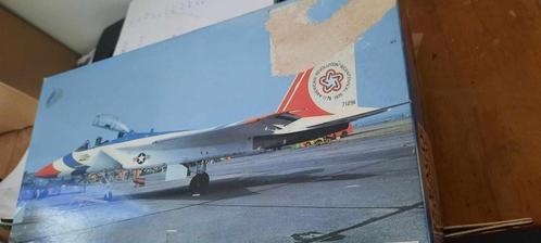 TF Bicentennial   Eagle 1/72   Hasegawa, Hobby en Vrije tijd, Modelbouw | Vliegtuigen en Helikopters, Zo goed als nieuw, Vliegtuig