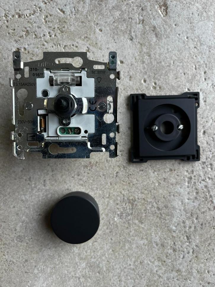 Niko dimmer 50-500 W, Doe-het-zelf en Bouw, Elektriciteit en Kabels, Zo goed als nieuw, Schakelaar, Verzenden