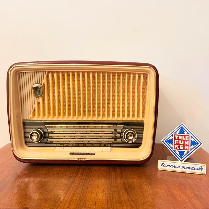 ZELDZAME BUIZENRADIO TELEFUNKEN D668WK TROP 1957 RADIO, Antiek en Kunst, Antiek | Tv's en Audio, Verzenden