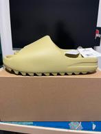 Yeezy slide resine (size 44,5 ), Neuf