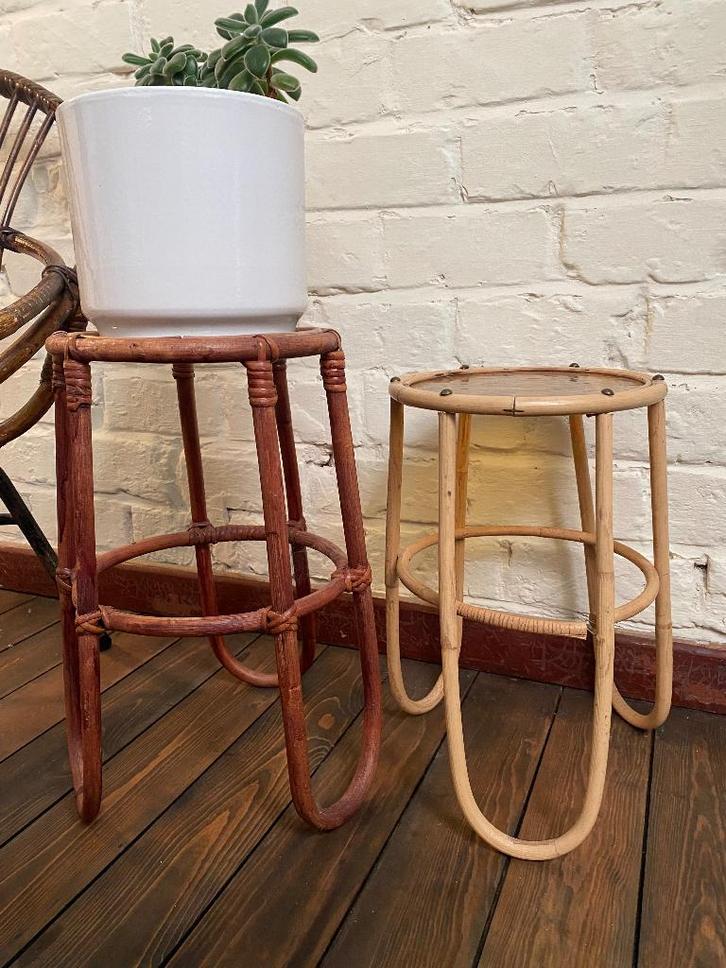 vintage rotan plantentafeltjes - 2 stuks, Antiek en Kunst, Curiosa en Brocante, Ophalen