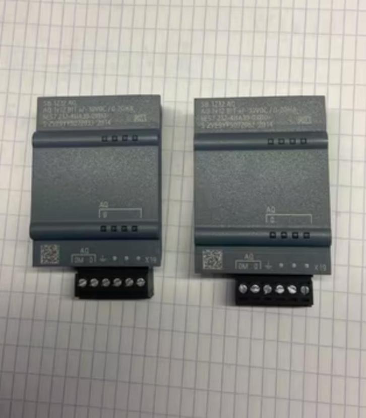 Siemens analoge output module SB1232, Hobby en Vrije tijd, Elektronica-componenten, Nieuw, Ophalen