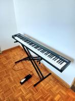 Keystation 88 midi piano keyboard with stand and sustain ped, Muziek en Instrumenten, Keyboards, Overige merken, 88 toetsen, Aanslaggevoelig