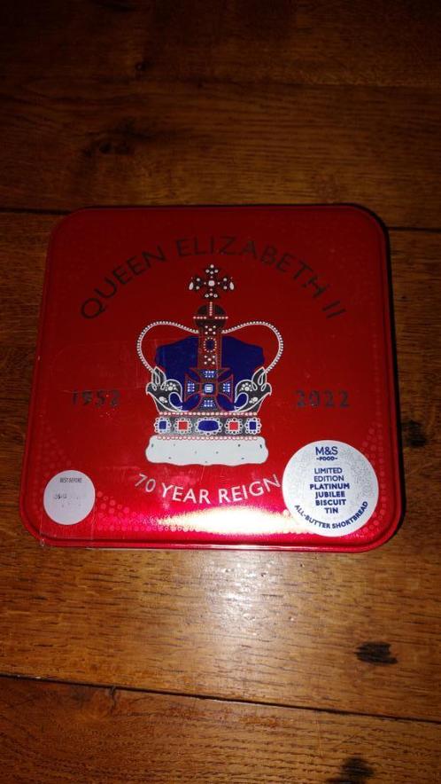 Koningin Elizabeth II 70-jarige regeerperiode metalen doos 1, Verzamelen, Blikken, Zo goed als nieuw, Overige merken, Ophalen