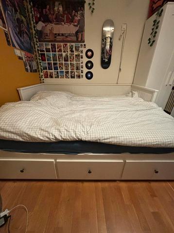 Hemnes bedbank beschikbaar voor biedingen