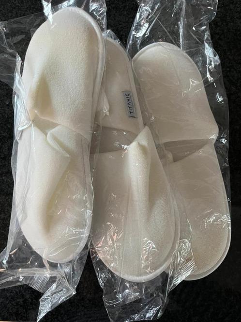 witte hotelslippers, Kleding | Dames, Schoenen, Nieuw, Pantoffels of Sloffen, Wit, Ophalen of Verzenden