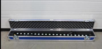 striplight met flight case beschikbaar voor biedingen