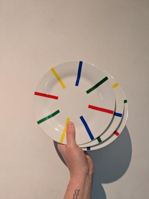 Benetton kleine bordjes, Huis en Inrichting, Keuken | Servies, Zo goed als nieuw, Bord(en), Effen, Porselein, Ophalen of Verzenden
