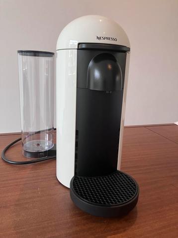 Nespresso Vertuo Plus, Réservoir d'eau amovible, Dosettes et capsules de café, 1 tasse, Comme neuf