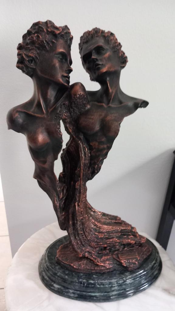 Koppel sculptuur abstract polyhars, Antiek en Kunst, Kunst | Beelden en Houtsnijwerken, Ophalen