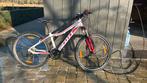 Scott JR26 Mtb ( wit rood), Fietsen en Brommers, Fietsen | Mountainbikes en ATB, Ophalen, Zo goed als nieuw