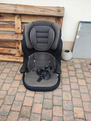 Kinderstoel auto zonder Isofix 9 - 18kg beschikbaar voor biedingen