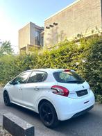 Peugeot 208 1.2 benzine met 114.000KM van 2014 met GARANTIE, Euro 5, Stof, Zwart, Wit