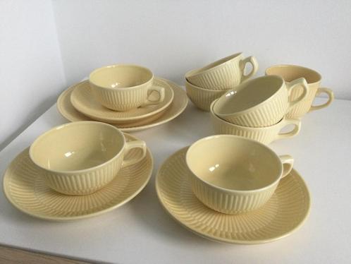 Gele serviesset „Royal Boch”: 12 stuks, Antiek en Kunst, Antiek | Servies los, Ophalen
