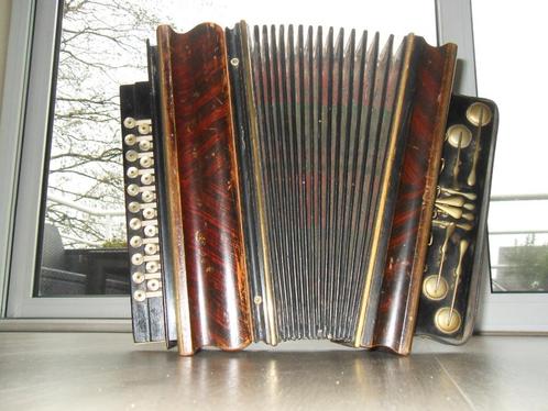 Ancien accordéon Callewaert   Lichtervelde, Musique & Instruments, Accordéons, Utilisé, Enlèvement ou Envoi