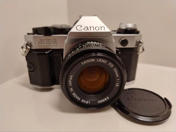 Zeer goed bewaarde Canon AE1 Program met een 50mm lens, Audio, Tv en Foto, Fotocamera's Analoog, Zo goed als nieuw, Canon, Ophalen of Verzenden