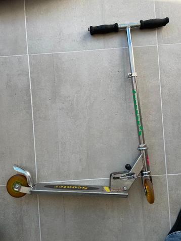 Opvouwbare metalen step beschikbaar voor biedingen