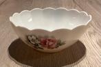 Serveerkommetje wit met bloemen versierd, Ophalen, Gebruikt, Keramiek, Kom(men)