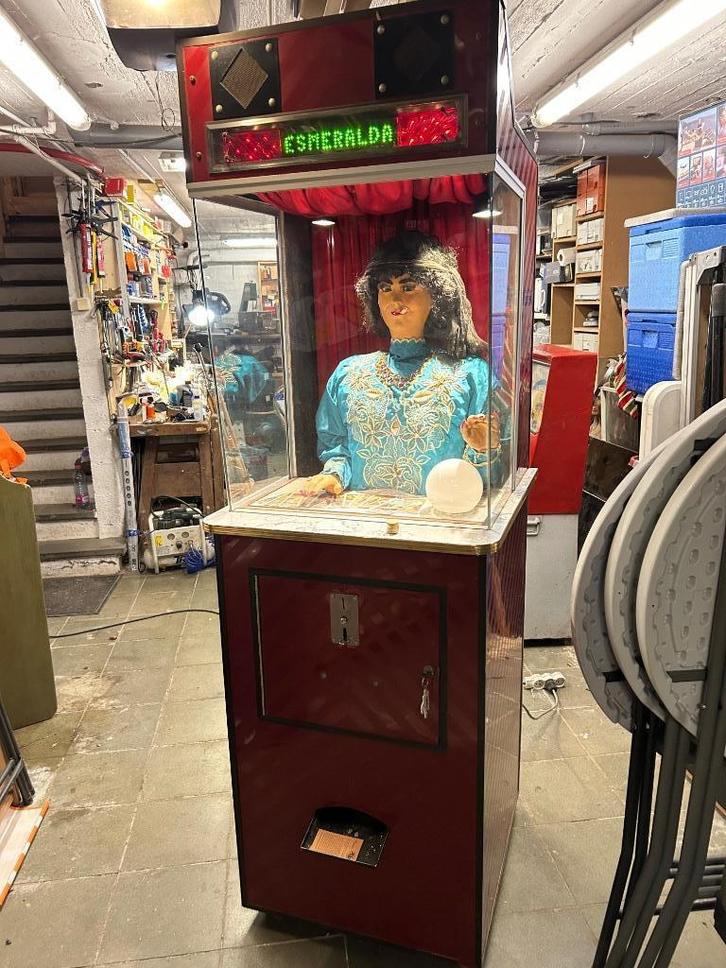 Waarzegster, automaat, kermis, Verzamelen, Automaten | Gokkasten en Fruitautomaten, Gebruikt, Overige munten, Met sleutels, Ophalen