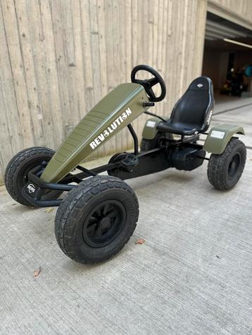 Berg skelter jeep heel goed en aanhanger heel goed beschikbaar voor biedingen