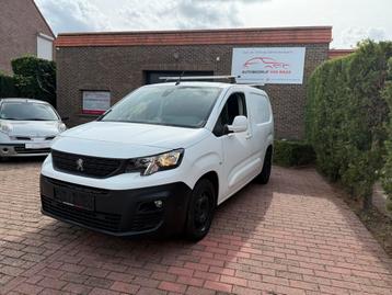 Peugeot partner 1.5bleuHdi Automaat / Carplay/ Trekhaak 3Zit beschikbaar voor biedingen