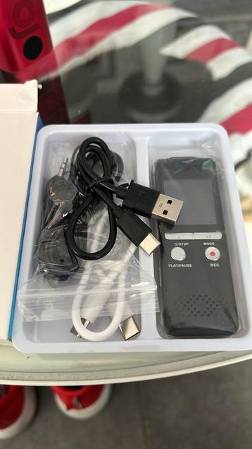 Digital voice recorde, Enlèvement, Neuf