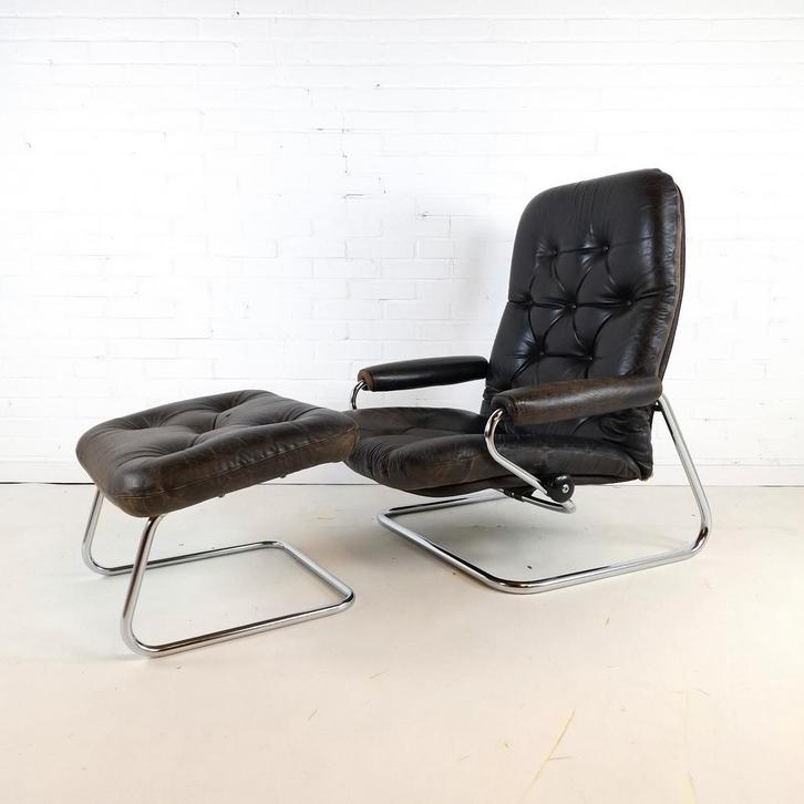 Vintage relaxfauteuil met voetenbank, Antiek en Kunst, Antiek | Meubels | Stoelen en Sofa's, Ophalen