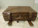 valise ancienne en simili cuir, Clé, 35 à 45 cm, Autres matériaux, 60 à 70 cm