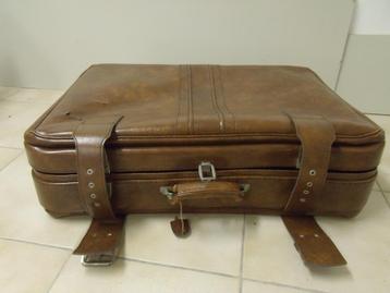 valise ancienne en simili cuir 