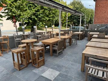 Uitverkoop teak meubels beschikbaar voor biedingen