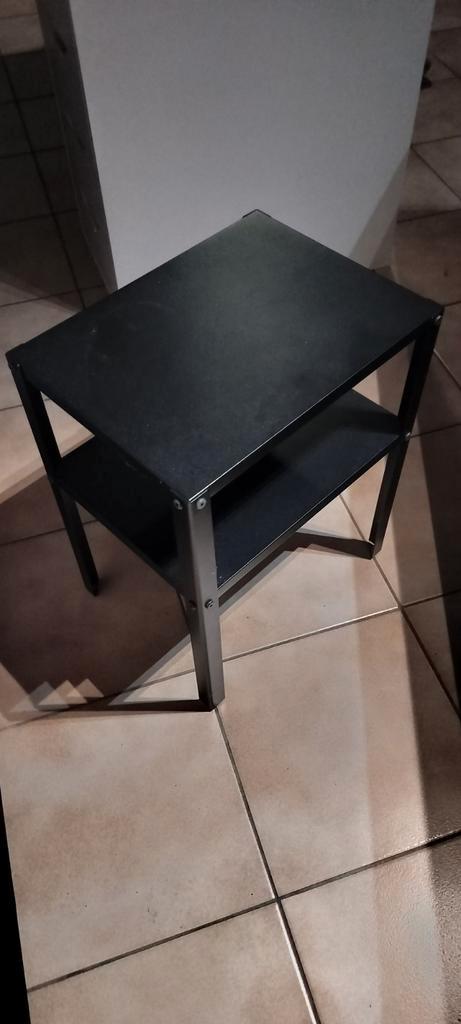 Table de chevet Ikea, Maison & Meubles, Chambre à coucher | Tables de chevet, Enlèvement