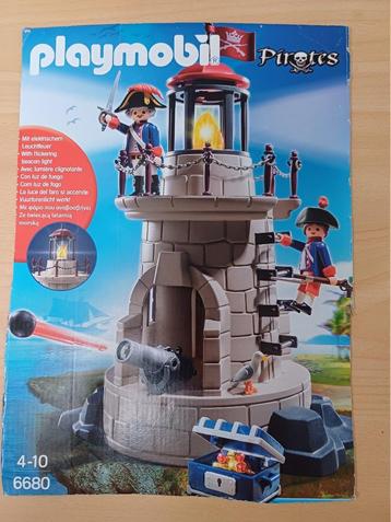 Phare lumineux + soldats Pirates Playmobil 6680 Complet disponible aux enchères