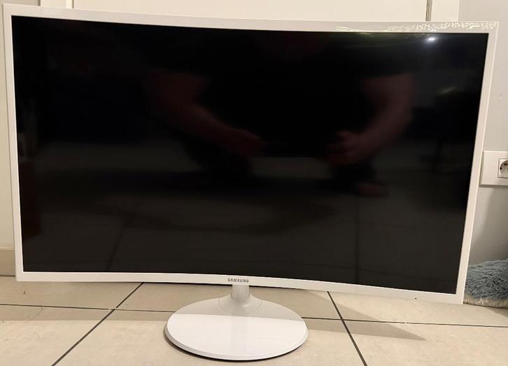 Écrans d'ordinateur Samsung avec support de table, Informatique & Logiciels, Moniteurs, Comme neuf, 60 Hz ou moins, DisplayPort