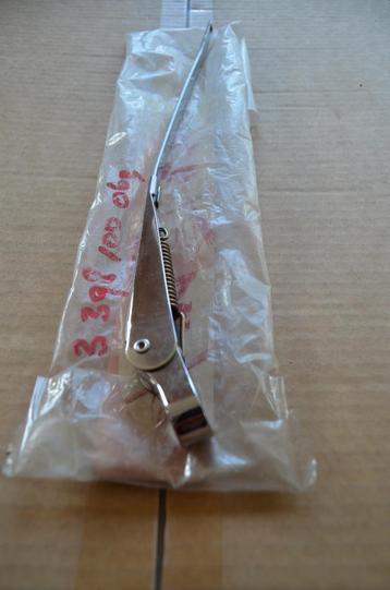 Ruitenwisserarm & -bladen Mercedes W111 & W112 beschikbaar voor biedingen