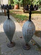 Set van 2 hoge kandelaars., Huis en Inrichting, Woonaccessoires | Kandelaars en Kaarsen, Ophalen, Gebruikt, Wit, 75 cm of meer