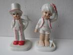 Vintage porseleinen beeldje jongen met duif  en meisje zeest, Antiek en Kunst, Ophalen of Verzenden