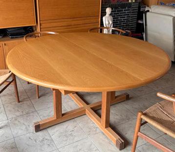 Ronde eiken tafel (1,55m) uit te trekken tot 1,92 of 2,30m  beschikbaar voor biedingen