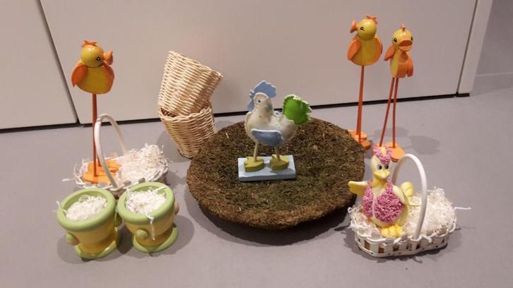 lot vrolijke paasdecoratie, Diversen, Pasen, Ophalen of Verzenden