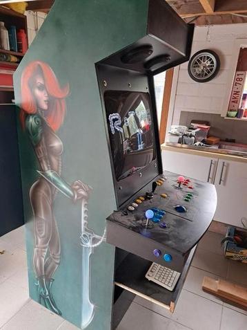 Home made Arcade kast beschikbaar voor biedingen
