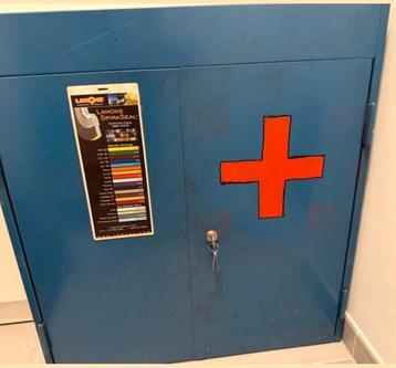 Metalen gereedschapskast  beschikbaar voor biedingen