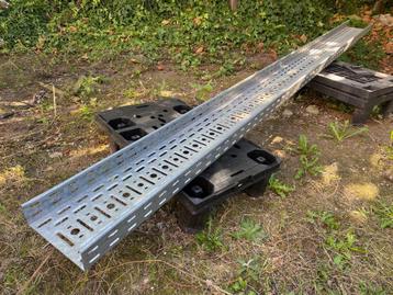voor kabelgoten 200x60mm • 3 bochten • 3 T-stukken  beschikbaar voor biedingen