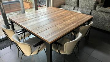 Eettafel uit steigerhout beschikbaar voor biedingen